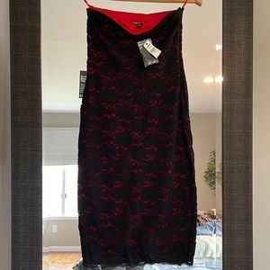 Express Size 4 dress, strapless, comes with attachable straps